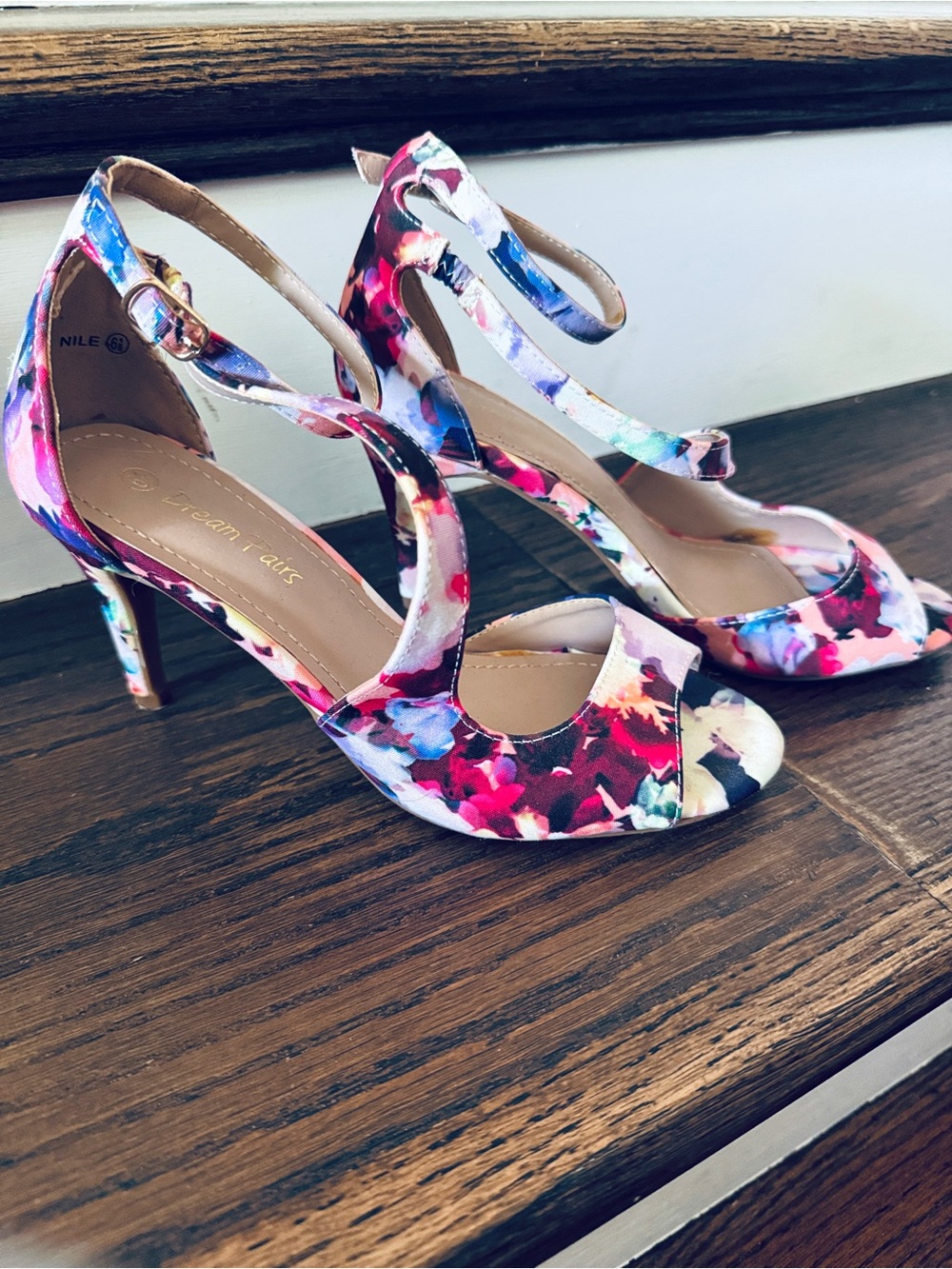 Dream Pairs Floral Strappy Heels – Size 6.5